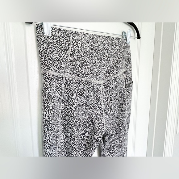 Athleta Micro Cheetah Black/Seasalt Salutation leggings Set - Picture 5 of 5